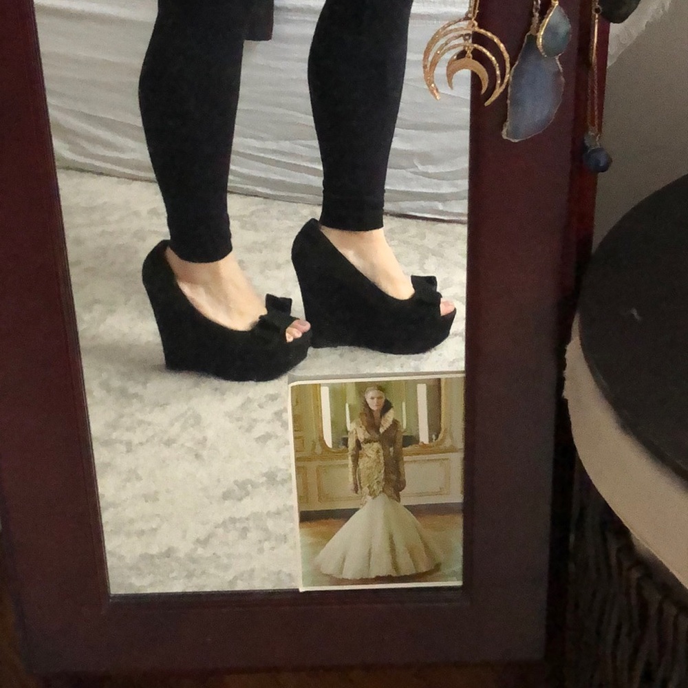 Steve Madden Velvet wedges